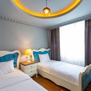 Real King Suite Hotel